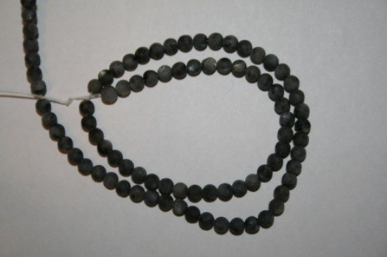 Larvikit Perlen gefrostet, 4 mm