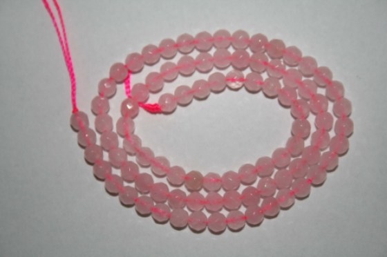 Facettierte Rosenquarz Perlen, 4 mm