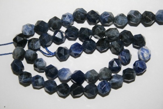 Sodalith Perlen, gefrostet, 4 mm