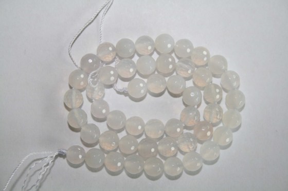 Weisse Achat Perlen, facettiert, 4 mm